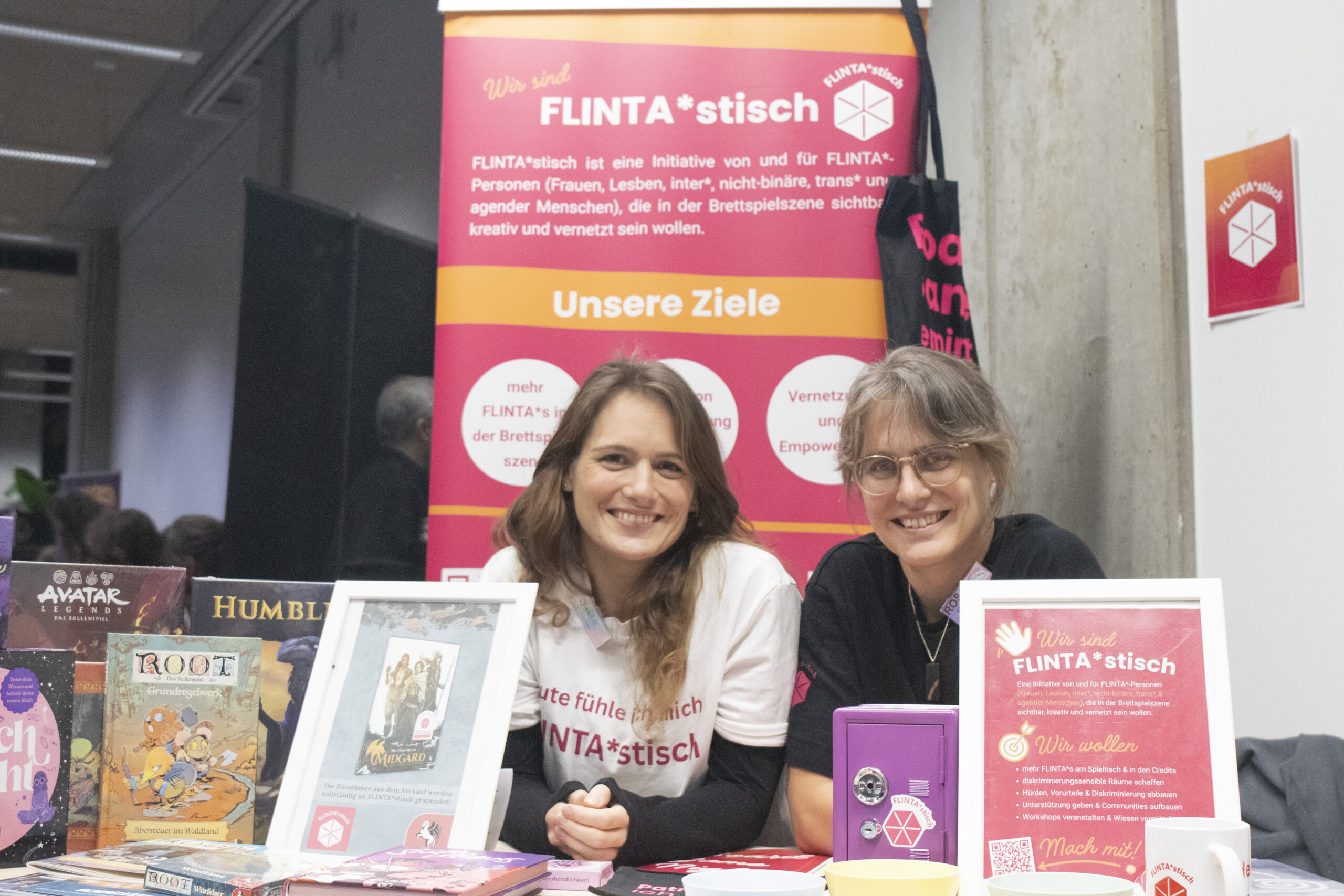 Bircon 1 Rosa & Jule Stand
