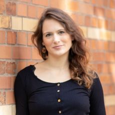 Porträt Julia klein
